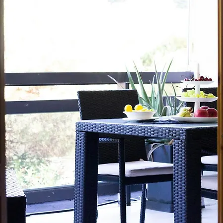 Pine Terrace Apartment