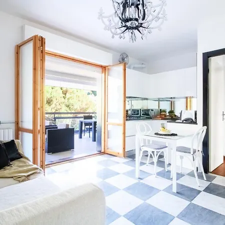Pine Terrace Apartment